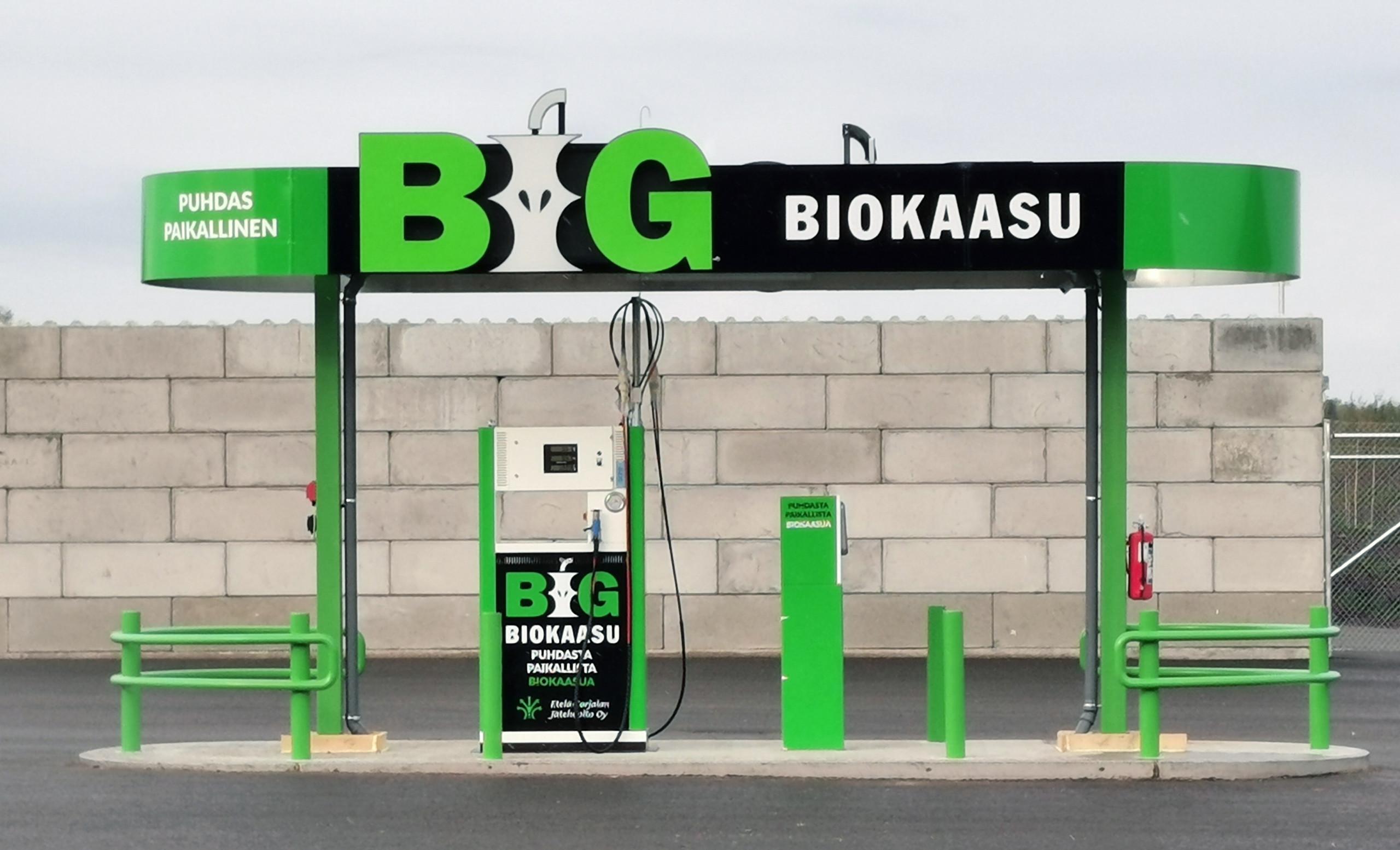 Biogas station with the text Big biokaasu.